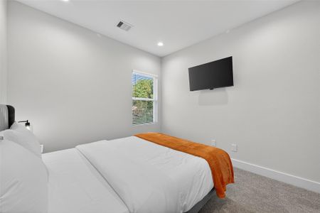 New construction Single-Family house 833 Dorchester St St, Unit E, Houston, TX 77022 - image 12