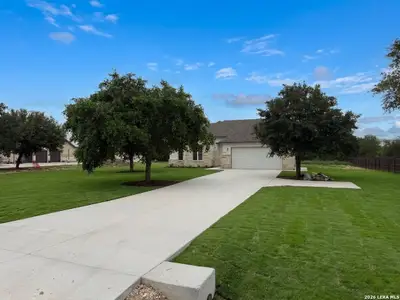 New construction Single-Family house 165 E Short Meadow Dr, Lytle, TX 78052 - image