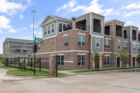 View of building exterior (stock photos of the model, colors may vary)