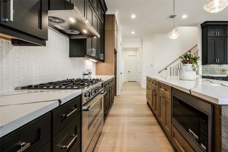 New construction Single-Family house 2011 Hopkins St, Houston, TX 77006 - image 13