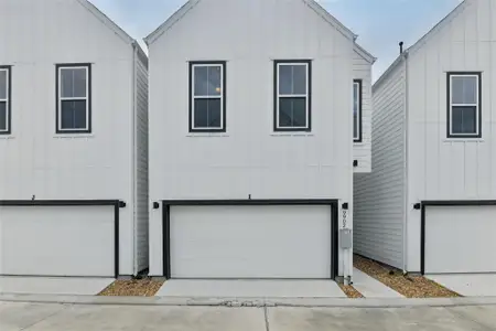 New construction Single-Family house 9902 Clark Rd, Unit I, Houston, TX 77076 - image