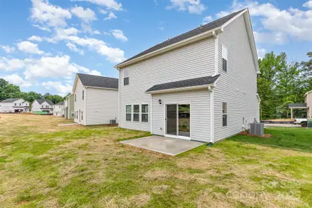 New construction Single-Family house 2023 Sadler Woods Ln, Charlotte, NC 28214 - image 4