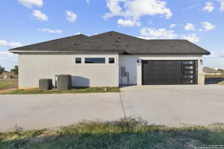 New construction Single-Family house 116 Western Wy, Adkins, TX 78101 - image
