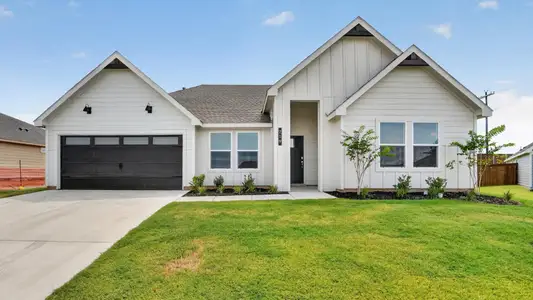 New construction Single-Family house 219 Sandstone Cir, Granbury, TX 76048 plan Fairmount - image