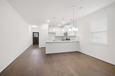 Charming dining room off kitchen (*Photo not of actual home and used for illustration purposes only.)