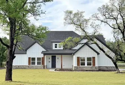 New construction Single-Family house 1008 Sabrina Ct, Weatherford, TX 76085 - image