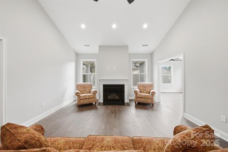 New construction Townhouse house 835A Wynnshire Dr, Hickory, NC 28601 - image 15