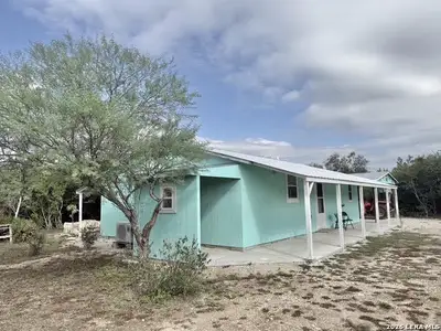 New construction Single-Family house 153 Pvt 4022, Beeville, TX 78102 - image