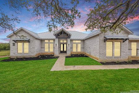 New construction Single-Family house 1552 Vintage Wy, New Braunfels, TX 78132 null- photo 2 2