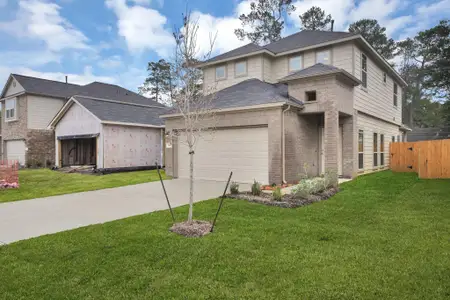 New construction Single-Family house 214 Emerald Thicket Ln, Houston, TX 77336 - image