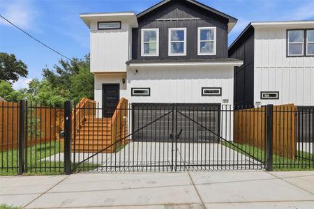 New construction Single-Family house 3806 Sayers St, Houston, TX 77026 - image