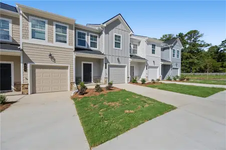 New construction Townhouse house 325 Rolling Green Rd, Unit 101, Adairsville, GA 30103 - image