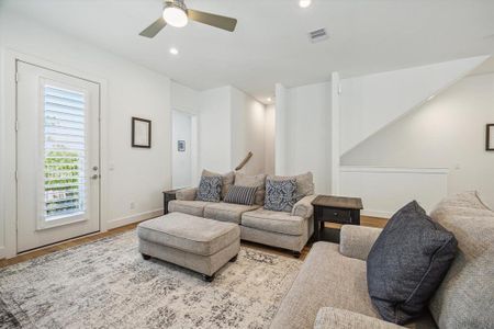New construction Single-Family house 930 Dunleigh Meadows Ln, Houston, TX 77055 null- photo 7 7