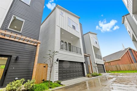 New construction Single-Family house 812 Elkhart St, Unit B, Houston, TX 77091 - image