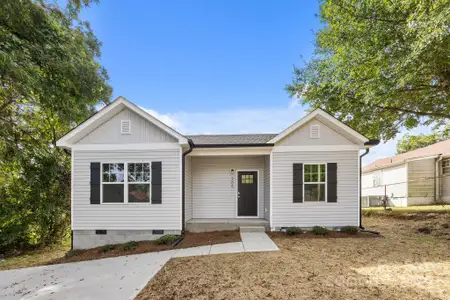 New construction Single-Family house 205 E 8Th Ave, Gastonia, NC 28054 - image