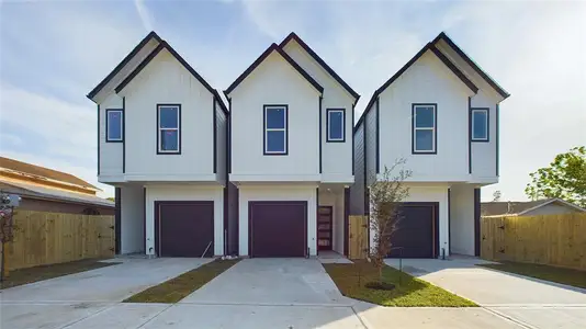 New construction Single-Family house 5029 Broom Street, Unit B, Houston, TX 77091 - photo 0