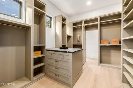 New construction Single-Family house 5739 E Calle Del Paisano, Phoenix, AZ 85018 - image 5