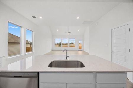 New construction Single-Family house 106 Divisadero Dr, Hutto, TX 78634 plan Trinity - image 9