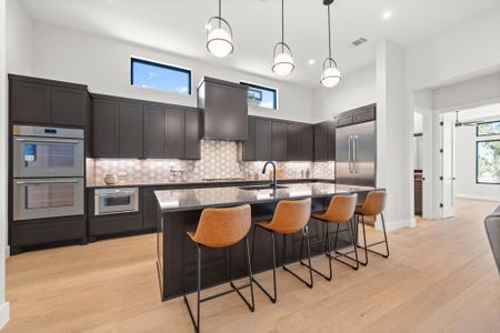 New construction Single-Family house 2308 Kahala Sunset Dr, Spicewood, TX 78669 - image 5