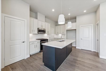 New construction Single-Family house 3911 Willowbend Pt, Houston, TX 77025 - image 5