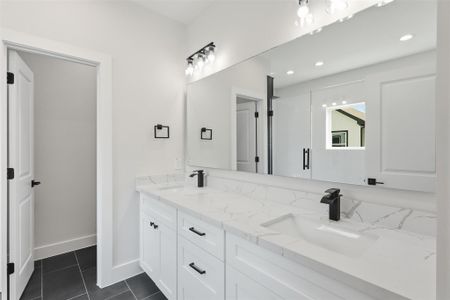 New construction Single-Family house 9405 Hammerly Blvd, Unit A, Houston, TX 77080 - image 13