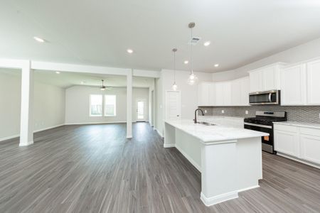 New construction Single-Family house 3037 Bristlegrass St, Brookshire, TX 77423 plan The Benbrook - image 8