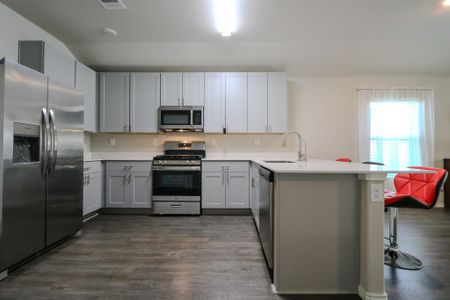 New construction Single-Family house 328 Cumberland Forest Dr, Magnolia, TX 77354 - image 12