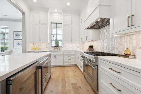 New construction Single-Family house 207 Sutton Row Pl, Houston, TX 77024 plan The Sutton - image 8