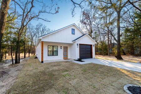 New construction Single-Family house 921 Hillburn Dr, West Tawakoni, TX 75474 - image