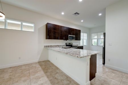 New construction Single-Family house 9189 Sw Pepoli Way, Port St. Lucie, FL 34987 null- photo 6 6