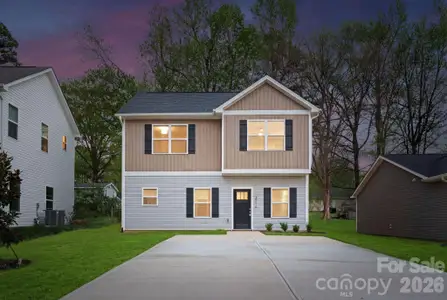 New construction Single-Family house 2016 Juniper Dr, Charlotte, NC 28269 - image