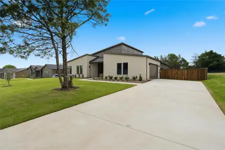New construction Single-Family house 2634 Bainbridge Dr, Dallas, TX 75237 - image