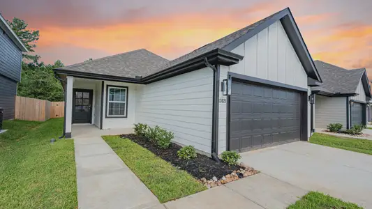 New construction Single-Family house 13621 Brook Trout Dr, Conroe, TX 77384 plan The Sweetwater - image
