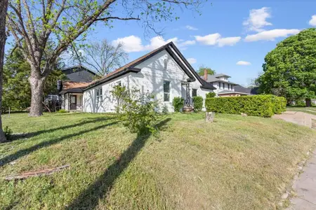 New construction Single-Family house 900 N 22Nd St, Waco, TX 76707 - image