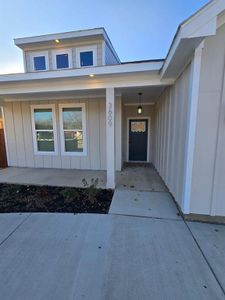 Property entrance with a porch