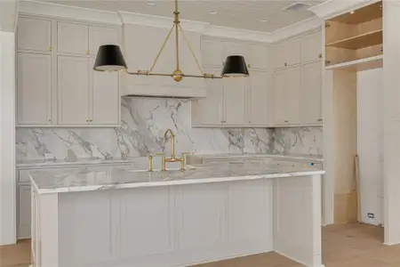 New construction Single-Family house 323 Appian Way Ne, St. Petersburg, FL 33704 - image 5