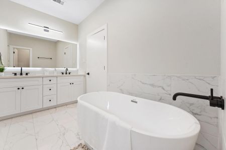 New construction Single-Family house 2131 Blalock Rd, Unit G, Houston, TX 77080 - image 9