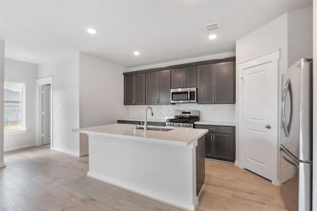 New construction Single-Family house 10913 Ozone Ct, Conroe, TX 77303 plan Landmark Series - Meyerson - image 7