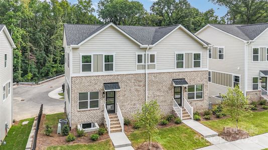 New construction Townhouse house 3932 Hager Dr, Charlotte, NC 28208 - image