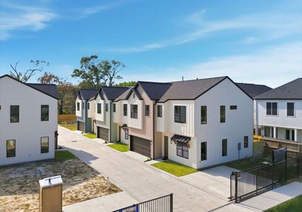 New construction Single-Family house 9417 Montridge Dr, Unit B, Houston, TX 77080 - image