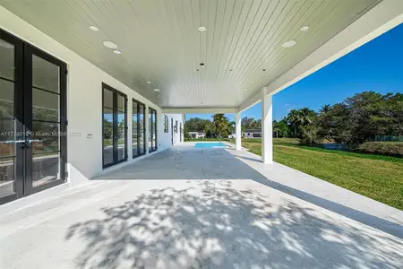 New construction Single-Family house 11001 Sw 74Th Ave, Pinecrest, FL 33156 null- photo 5 5