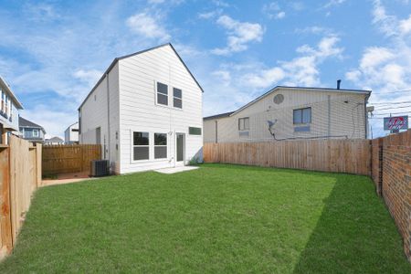 New construction Single-Family house 2210 Diagonal Ln, Houston, TX 77051 - image 16