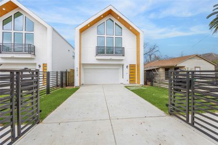 New construction Single-Family house 6416 Sidney St, Houston, TX 77021 - image