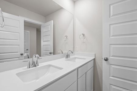 New construction Single-Family house 5631 Franklin Hls, San Antonio, TX 78073 plan Frederick - 2260 - image 8