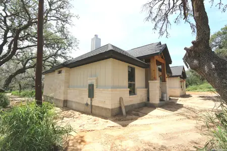 New construction Single-Family house 1114 Hummingbird Ln, Adkins, TX 78101 - image