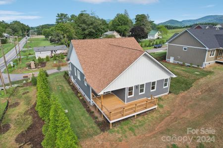 New construction Single-Family house 20 Maple Knoll Dr, Hendersonville, NC 28792 - image