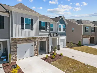 New construction Townhouse house 685 Leland Hill Cir, Zebulon, NC 27597 - image
