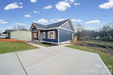 New construction Single-Family house 412 S Hill St, Gastonia, NC 28052 - image