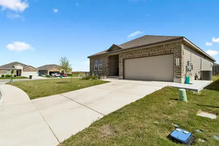 New construction Single-Family house 2724 Sierra Chicas Ln, Seguin, TX 78155 plan Langley - image