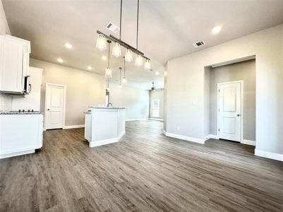 New construction Single-Family house 1576 Reverie Road, Burleson, TX 76028 - photo 13 13